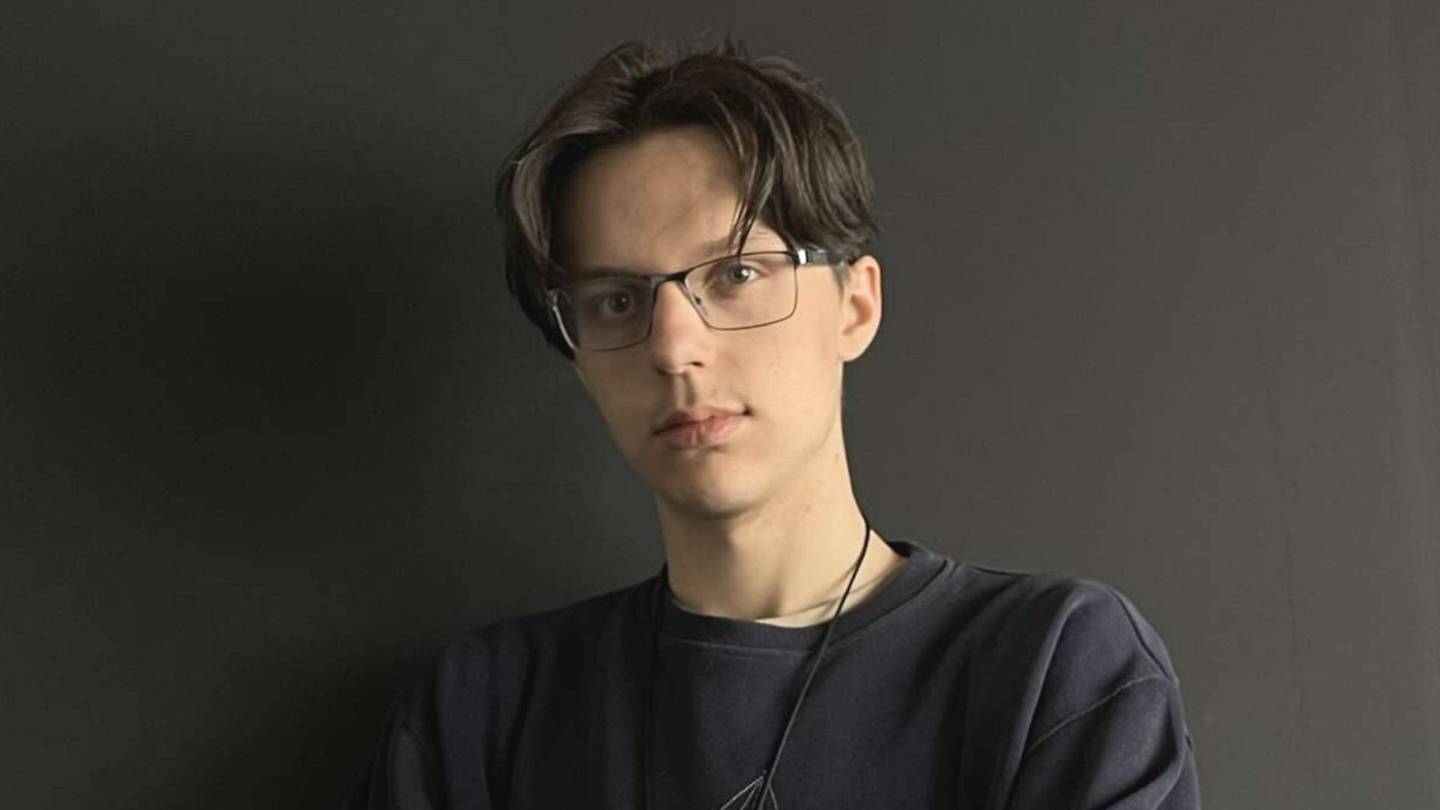 Daniel Vinichenko (16)