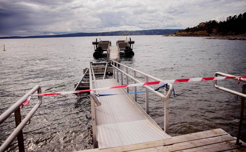 En sommer er (snart) over. I hvert fall badesesongen for dem som hadde glede av den tilrettelagte badebrygga og bassenget på Solvik Camping på Malmøya. Brygga tålte ikke vinden fredag.