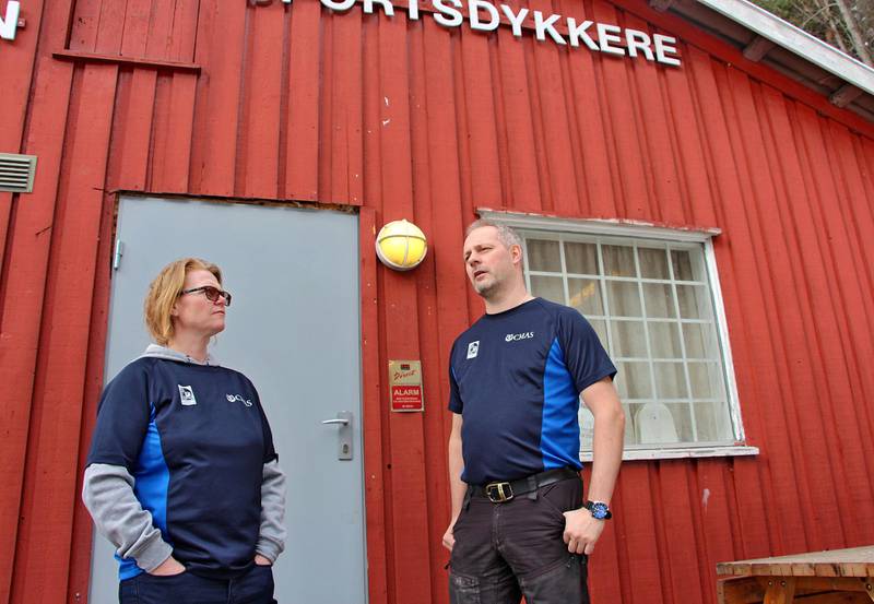 Triste: Sportsdykkerne Trude Gilhus Aasen og Trond Erik Backe er lei seg for at de må forlate huset hvor Drammen sportsdykkere har holdt til i over 50 år. ALLE FOTO: KENNETH LIA SOLBERG