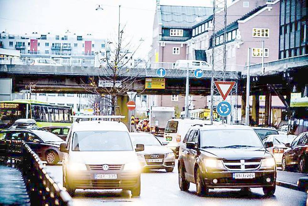 Veitrafikk er den viktigste kilden til luftforurensning i norske byer og tettsteder. Gjennomsnittsalderen for norske biler er 10,5 år, ifølge SSB. FOTO: KRISTER SØRBØ
