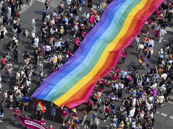 Hundretusener i prideparade i Berlin