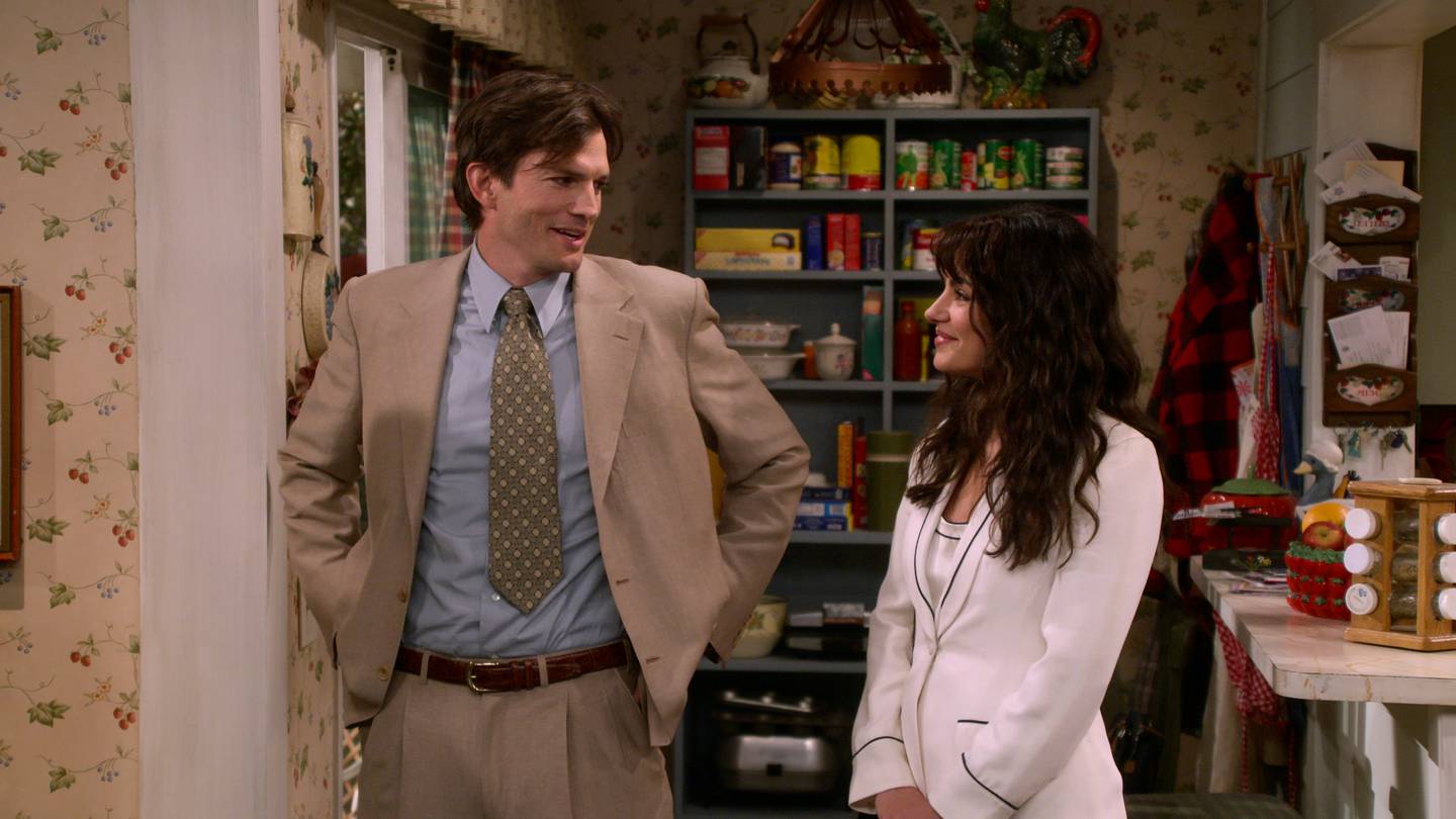 Hoollywood-størrelsene Ashton Kutcher og Mila Kunis gjentar rollene som Kelso og Jackie i noen øyeblikk i første episode av «That ‘90s Show».