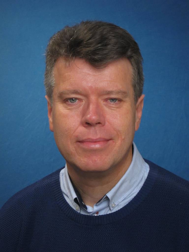 Karl Johan Gloppen arbeider som førstelektor ved Universitetet Sørøst-Norge (USN), Handelshøyskolen.