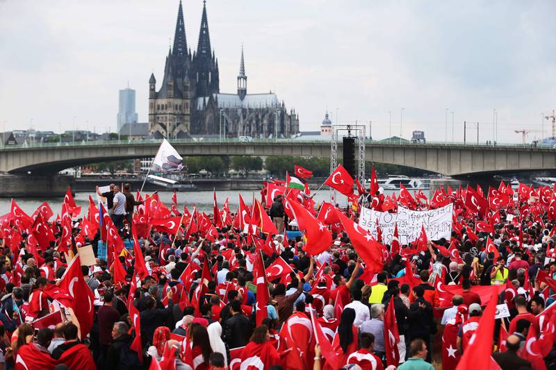 Fullt: 40.000 mennesker deltok i støttedemonstrasjonen, ifølge tysk politi.