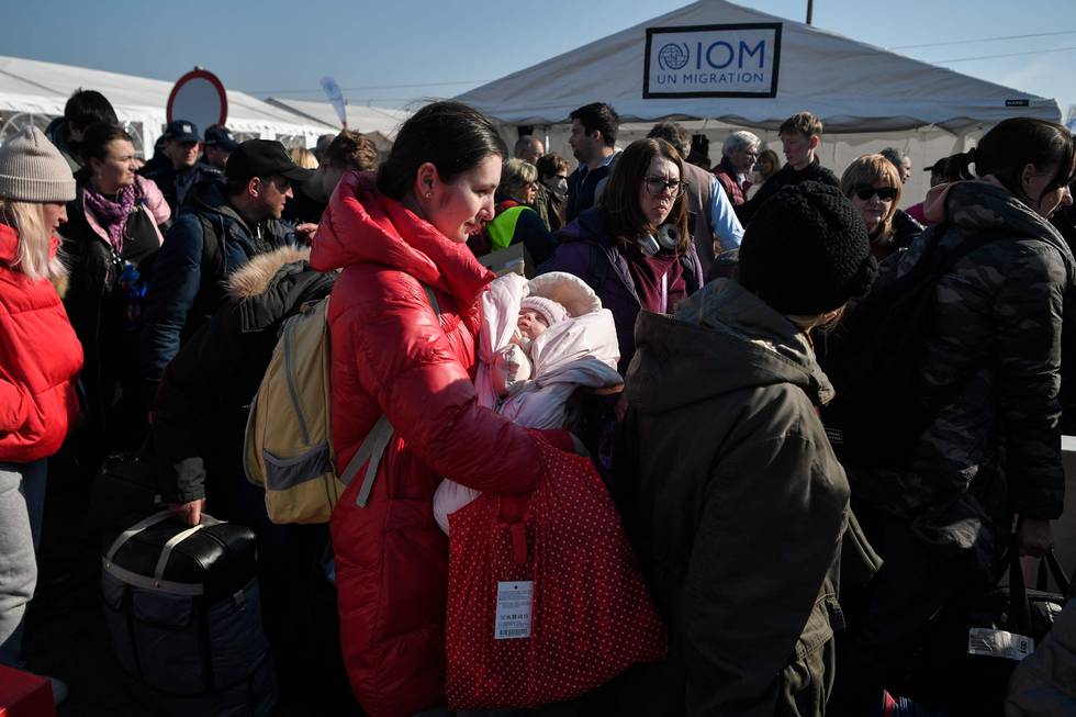 Over tre millioner mennesker har flyktet fra Ukraina, de aller fleste kommer til Polen. Her fra den polsk-ukrainske grenseovergangen Medyka.