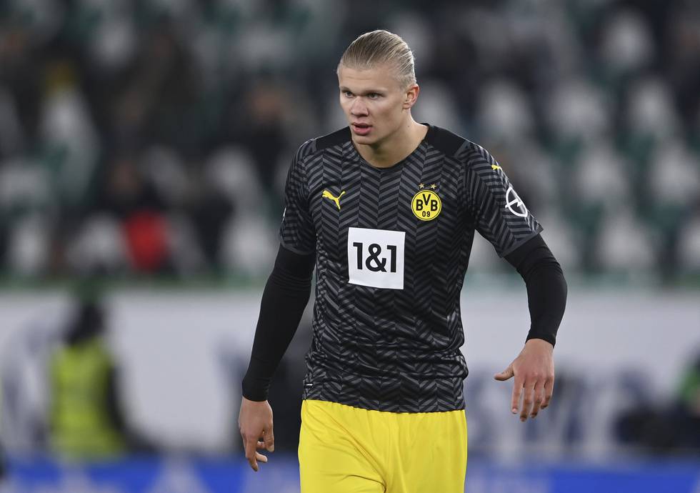 Borussia Dortmunds Erling Braut Haaland fikk sine første minutter på nesten seks uker lørdag. Foto: Swen Pförtner / DPA / via AP / NTB