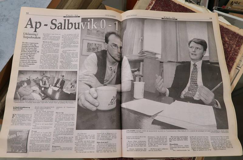 Dette oppslaget i sluttfasen av valgkampen i 1995 var direkte årsak til den endelige skilsmissen mellom Moss Arbeiderparti og Moss Dagblad, som den gang var en del av A-pressen. Formelt var det brudd mellom A-pressen og Det norske Arbeiderparti allerede i 1989. Begge foto: Paul Norberg