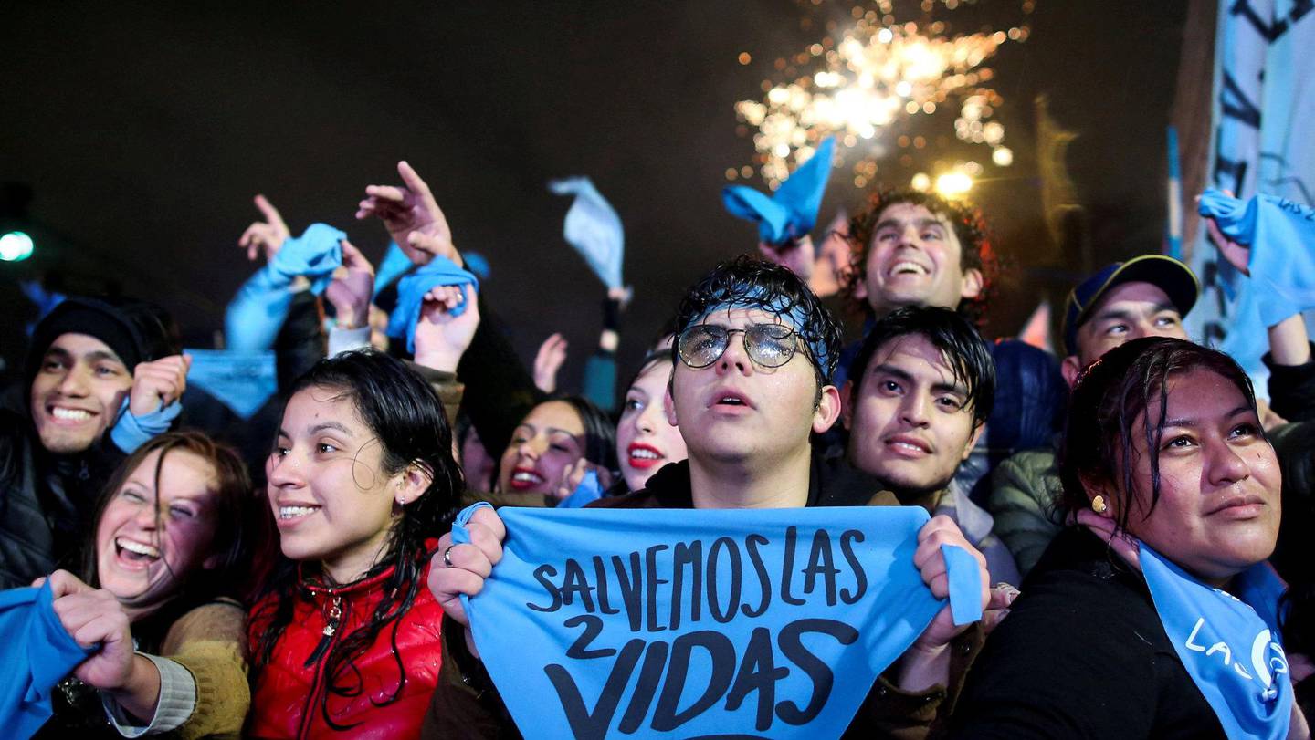 NEDSTEMT: I Argentina ble et forslag    om å tillate selvbestemt abort nedstemt i august. Disse var imot forslaget. FOTO: NTB SCANPIX