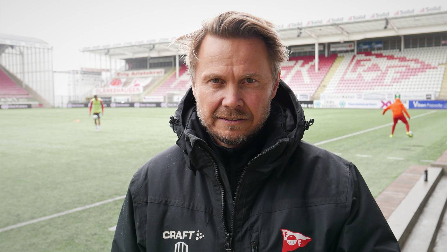 FFK-trener Bjørn Johansen har her avsluttet den siste treningsøkta før lørdagens hjemmekamp mot Alta.