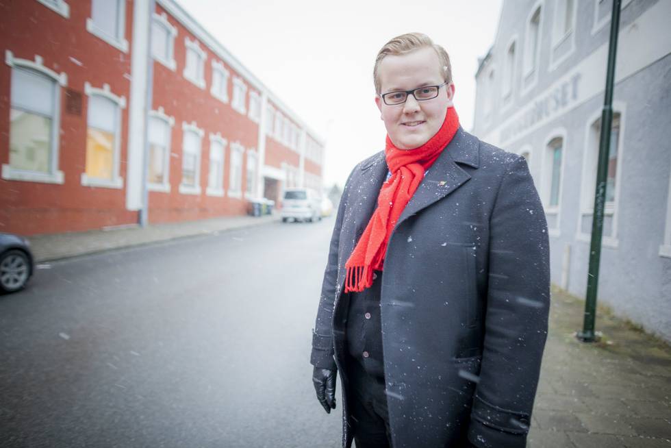 Bystyrerepresentant Eirik Faret Sakariassen frykter at endringen regjeringen foreslår i privatskoleloven vil åpne for en økt privatisering av skolene, som vil gå på bekostning av det offentlige skoletilbudet.