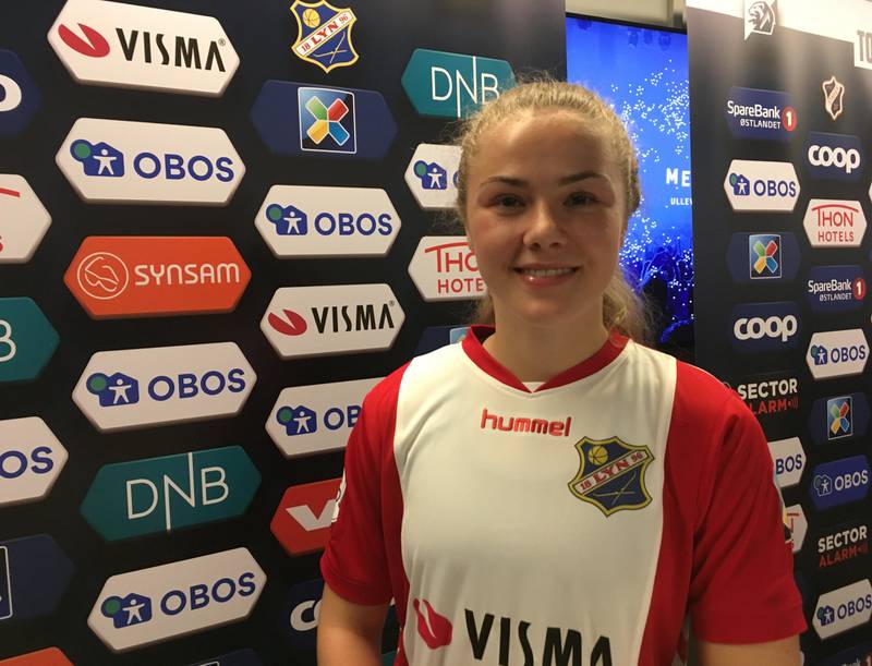 Lyns kaptein Joanna Aalstad Bækkelund på kick-off på Ullevaal stadion i går.