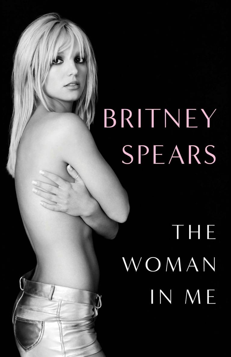 Omslaget på boka viser bilde av Britney Spears tatt av stjernefotografen Herb Ritts
