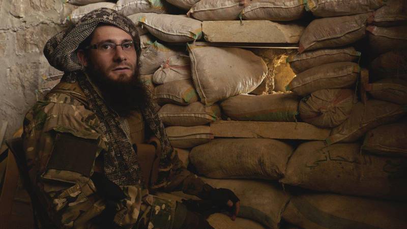 Under navnet Abu Basir al-Britani er den britiske konvertitten Lucas Kinney (26) en av hovedpersonene i Pål Refsdals dokumentar "Dugma", om selvmordsbombere i Syria. FOTO: PÅL REFSDAL/FRA FILMEN