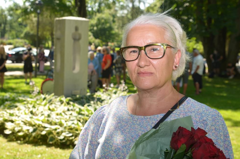 – Savnet og sorgen er stor, nettene mørke, sa Yrfet Selaci i sin minnetale til datteren Lejla, som ble drept på Utøya for ti år siden.
