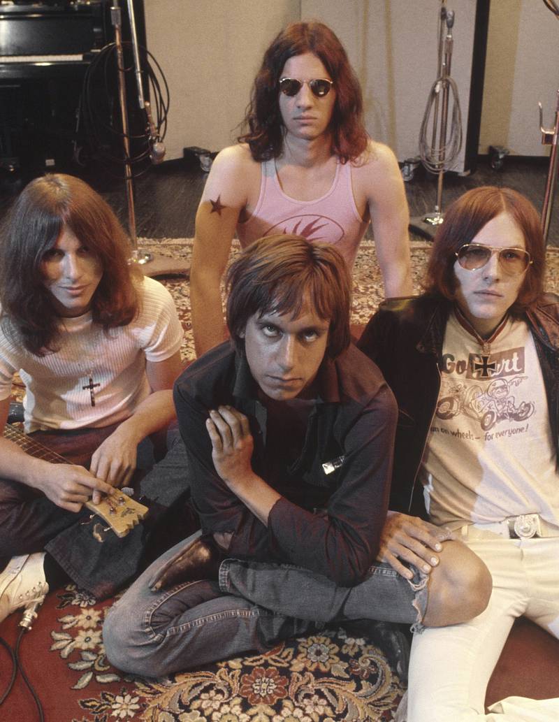 The Stooges slik de ble dannet i 1967, med Dave Alexander   (til venstre), Iggy Pop (foran), Scott Asheton (bak) og Ron Asheton (til høyre). 