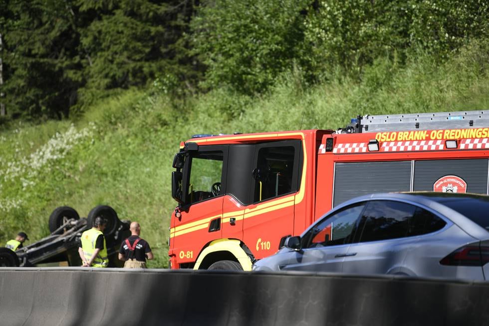 Politet gjør undersøkelser på E6 ved Mortensrud etter at SIAN-lederen var involvert i en trafikkulykke.