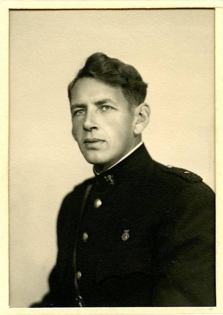 Alf T. Pettersen, en av de ansvarlige for flyktningtransporten Carl Fredriksen Transport under andre verdenskrig. Her som ung politimann