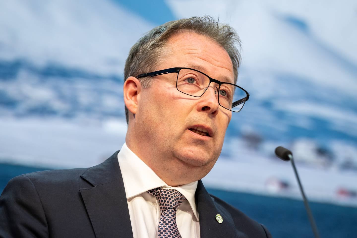 – Forsvarssektoren skal være en aktiv bidragsyter i det nasjonale klimaarbeidet, sier forsvarsminister Bjørn Arild Gram (Sp).