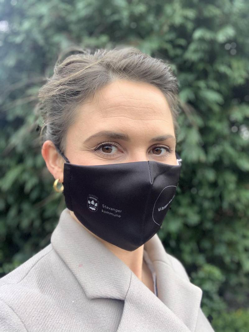 Ordfører Kari Nessa Nordtun (Ap) innfører påbud om munnbind/ansiktsmaske for passasjerer på buss og tog mandag. Foto: Stavanger kommune