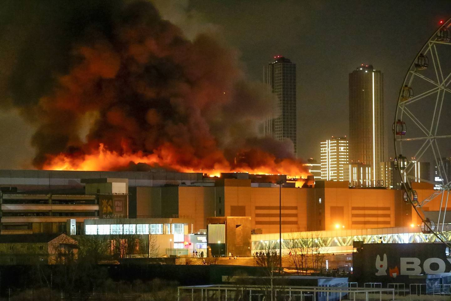 Terrorangrepet mot konsertstedet utløste en stor brann.