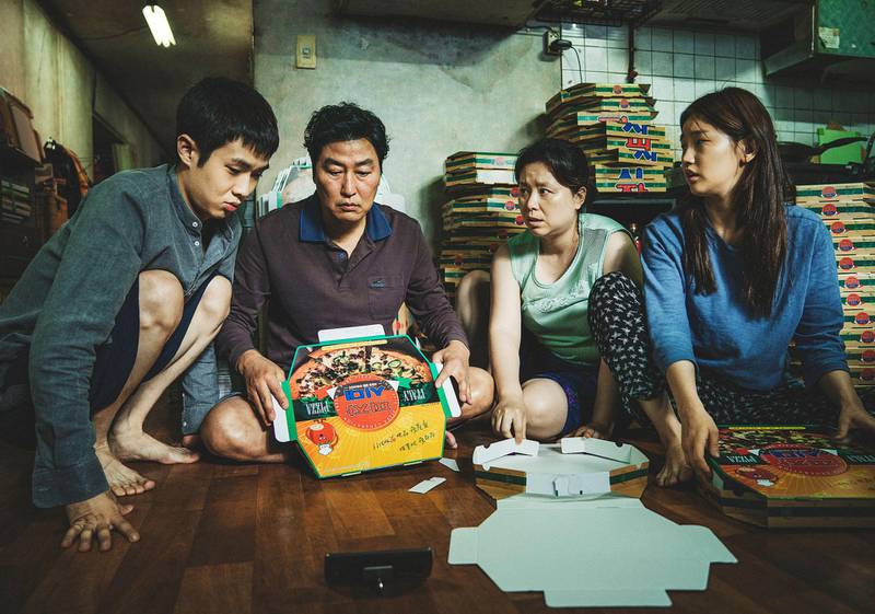 Bong Joon-ho er en skrekkelig effektiv historieforteller som lager sykt underholdende, publikumsvennlige filmer. Nå er «Parasitt» favoritt foran Oscar.