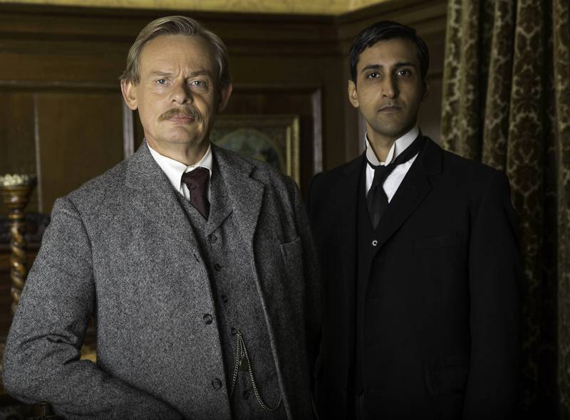 «Arthur og George» er krimdrama i tre deler, basert på en sann historie om mannen bak Sherlock Holmes, Sir Arthur Conan Doyle. Miniserien starter onsdag på NRK1. FOTO: NRK