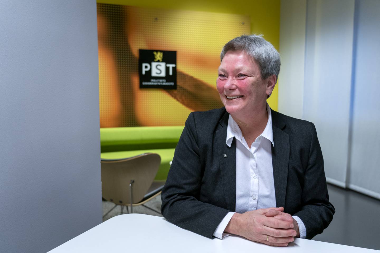 Den nye PST-sjefen Beate Gangås i lokalene til PST i Nydalen i Oslo. Hun synes det er blitt for få banantwist i posen med tiden.