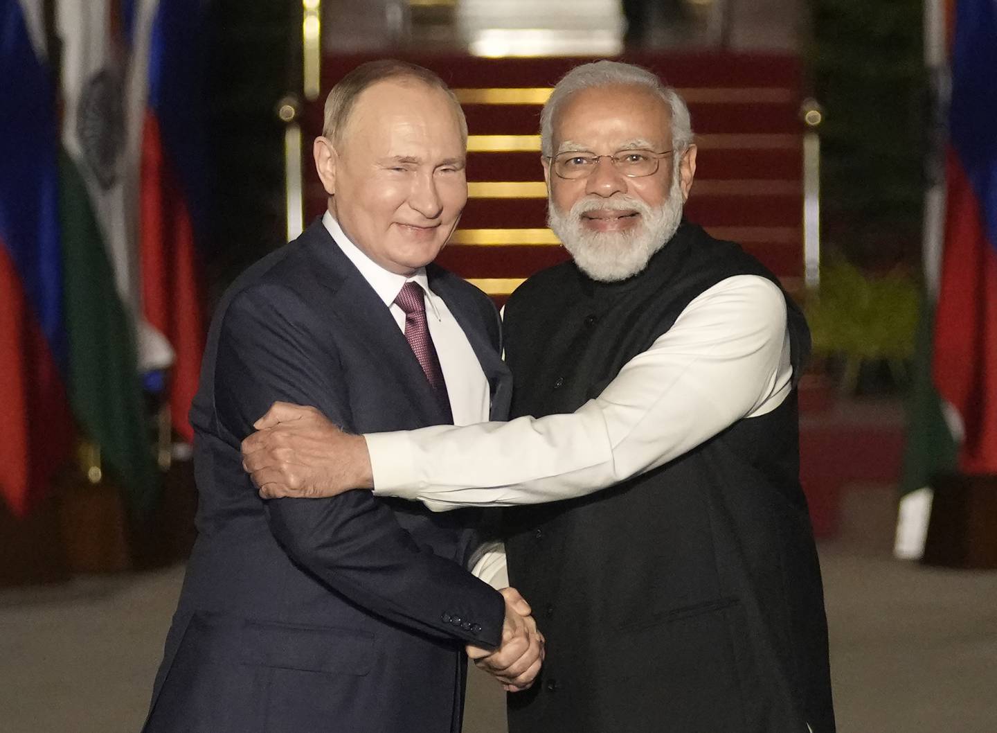 India og Russland har lenge hatt et godt forhold, av mange årsaker. Dette bildet av Russlands president Vladimir Putin og Indias statsminister Narendra Modi er tatt under et møte i New Delhi i desember 2021, altså før Ukraina-krigen.