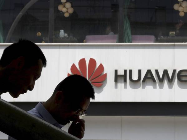 Huawei-ansatte har samarbeidet med Kinas forsvar