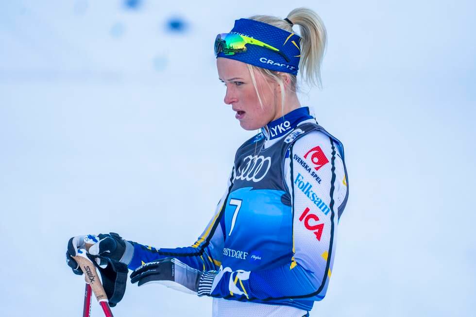 Frida Karlsson forlater Tour de Ski. Foto: Terje Pedersen / NTB