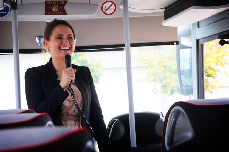 Ordfører Kari Nessa Nordtun (Ap) åpnet Stavangers første koronabuss torsdag formiddag.