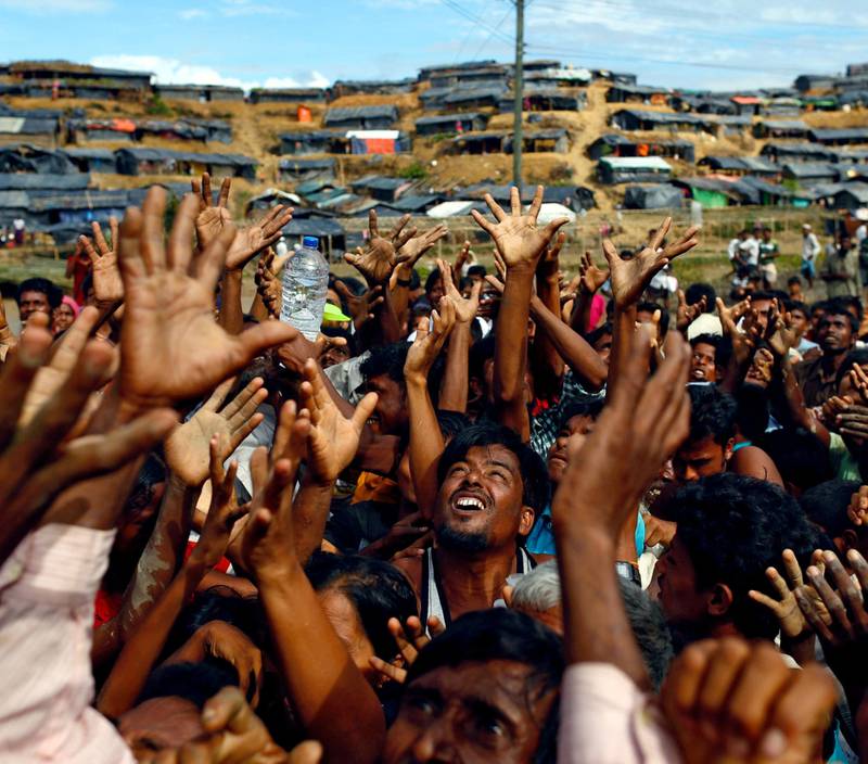 Har ingenting: Mange fikk ikke pakket mer enn det de hadde på seg da de måtte flykte fra Myanmar, og trenger desperat mat, vann og klær. FOTO: DANISH SIDDIQUI/NTB SCANPIX