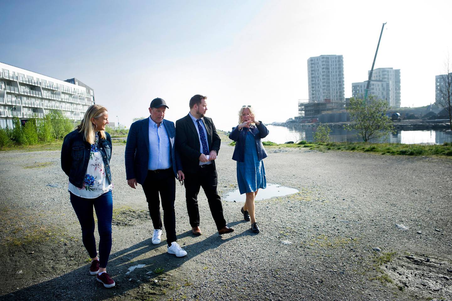 Den nye parken i Lervig i Stavanger skal stå klar i september i år. 

T.h.:  Grete Kvalheim (Frp), Erlend Jordal (Høyre), Roar Houen (Venstre)  og Anne Kristin Bruns (KrF).

Lervigparken