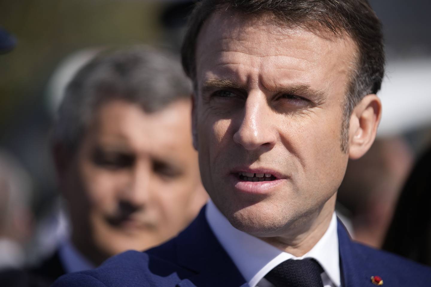 Macron gikk på et sviende nederlag i saken, og regjeringen varsler at siste ord ikke er sagt. Foto: Christophe Ena / AP / NTB