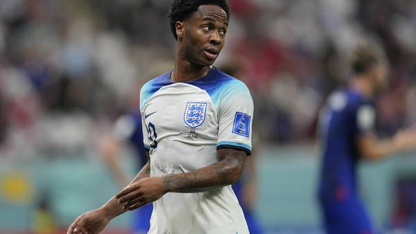 Sterling returnerer til VM etter innbrudd i eget hjem