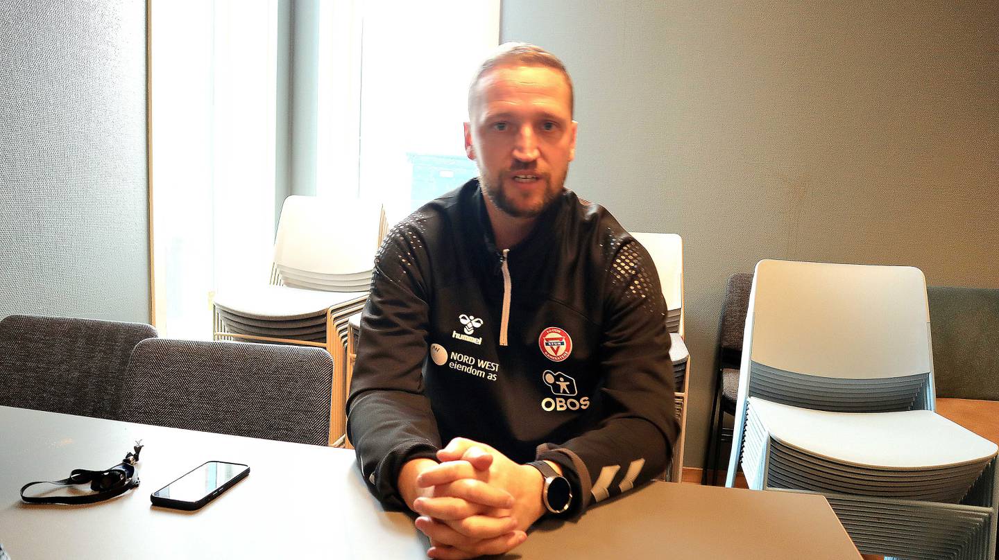KFUM Oslo-trener Johannes Moesgaard gleder seg enormt mye til å ønske Norges beste lag velkommen opp på Ekeberg.
