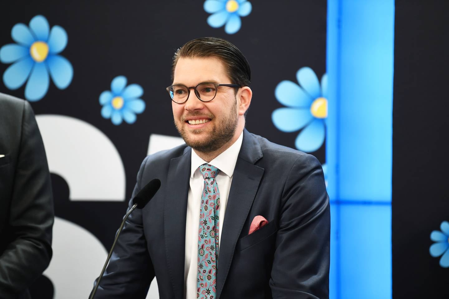 Sverigedemokraterna og partileder Jimmie Åkesson har gått fra paria-status før forrige valg, til å bli invitert inn i varmen av flere i år.