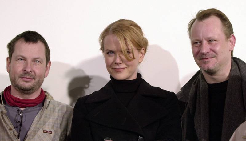 Lars von Trier, Nicole Kidman og Stellan Skarsgård i Trollhättan i forbindelse med innspillingen av «Dogville». 