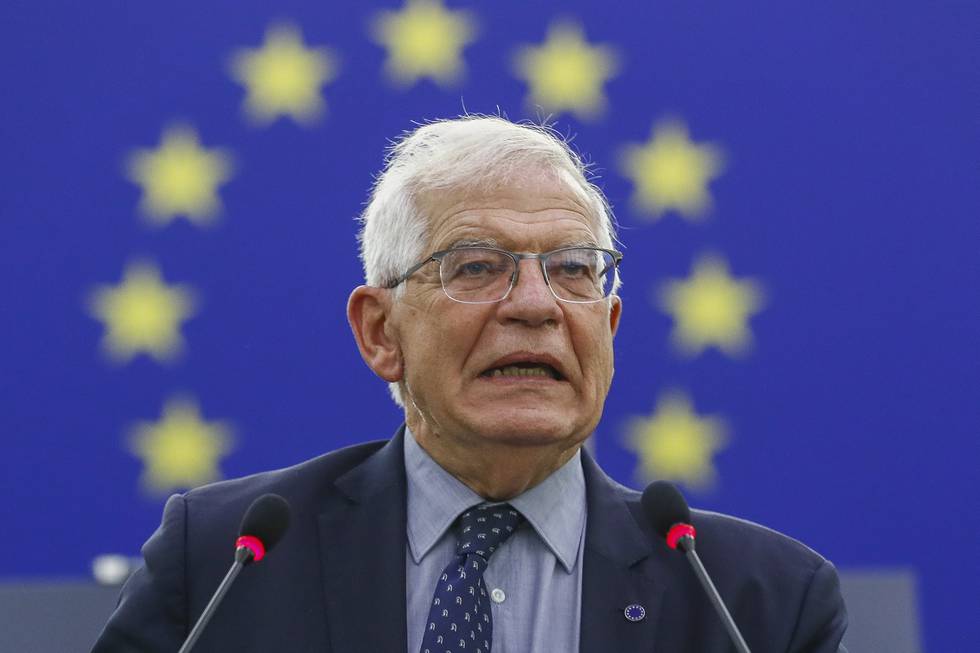 EUs utenrikspolitiske sjef Josep Borrell er skuffet over at EU ikke ble inkludert i samtalene om en ny forsvarsallianse mellom USA, Australia og Storbritannia. Foto: Julien Warnand / AP / NTB