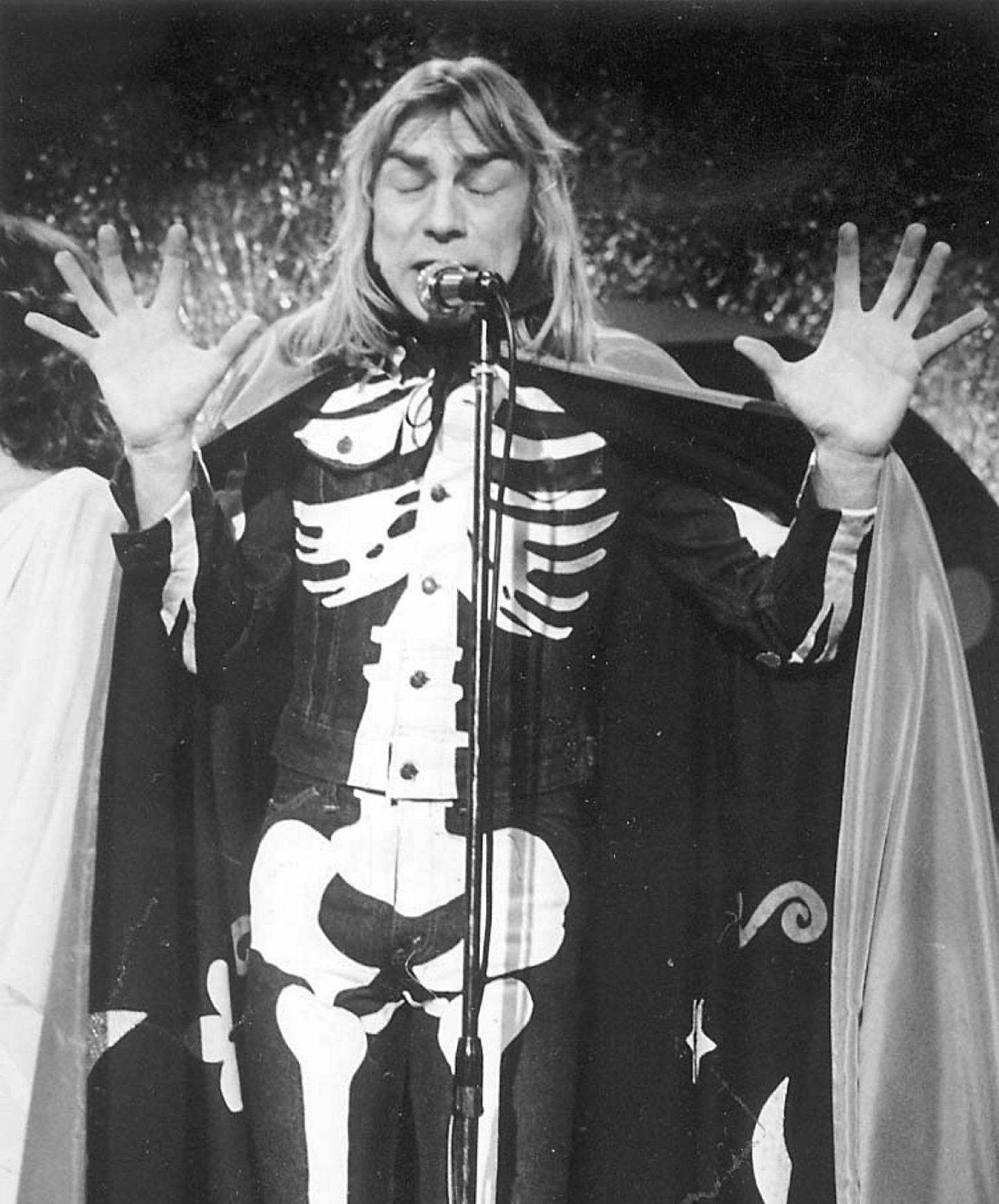 Jahn Teigen fremfører «Voodoo» i Melodi Grand Prix 1976.