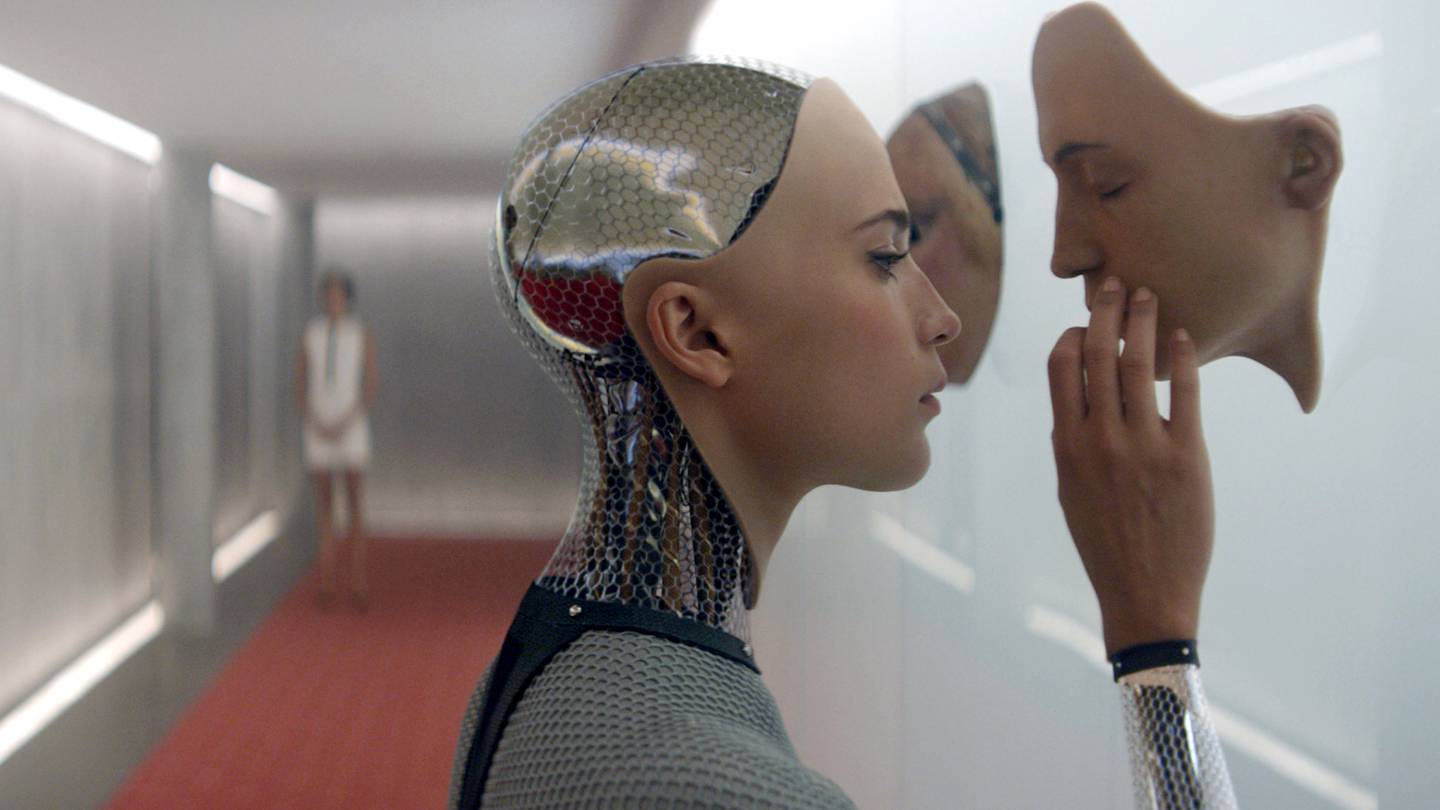 Alicia Vikander som en AI-robot i «Ex Machina».