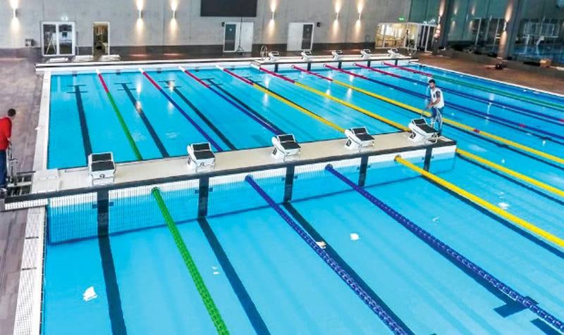 Folkebadet i Jåttåvågen planlegges nå med blant annet en 52 meters basseng som tilfredsstiller internasjonale svømmekrav. Det skal også være mulig å dele av områder for mest mulig fleksibilitet. Illustrasjon: Monika Eie, Stavanger kommune