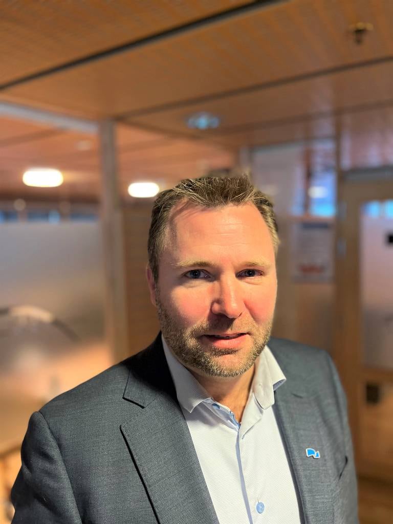 Ordførerkandidat Arne Sekkelsten (H) mener partiets felles budsjettforslag med borgerlig opposisjon er veien å gå for å få Fredrikstad sakte, men sikkert ut av den økonomiske krisen.