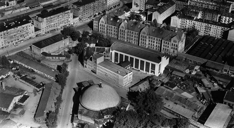 De to Akerkinoene Kinopaleet og Colosseum lå like ved siden av hverandre, og konkurransen mellom dem var stor. Kinopaleet inngikk derfor en avtale med Oslo kinematografer som gjorde det mulig for dem å vise flere filmer.