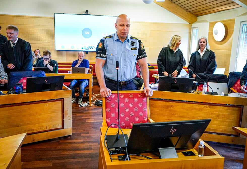 Innsatsleder Vidar Gulbrandsen i rettslokalet i Hokksund før han vitnet i Buskerud tingrett på andre dag av rettssaken mot Espen Andersen Bråthen. Foto: Lise Åserud / NTB