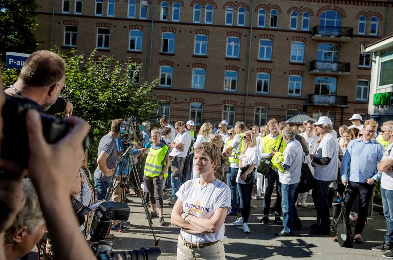 Marit Hermansen, president i Legeforeningen, holdt appell under gårsdagens markering foran Ullevål sykehus.