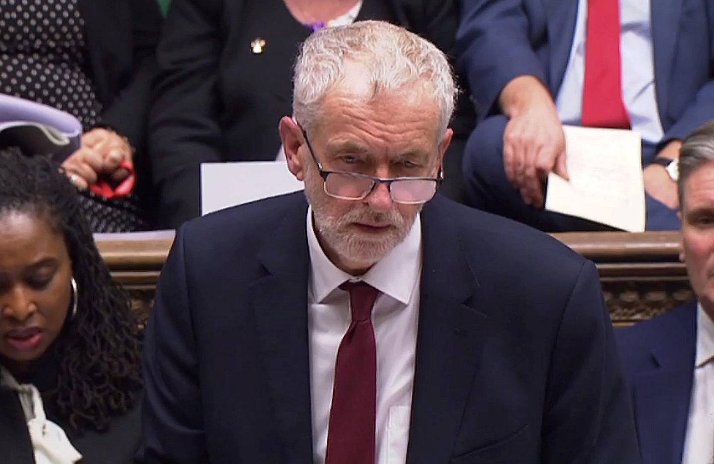 SNUDDE: Jeremy Corbyn sier nå at Labour vil støtte en folkeavstemning dersom ikke Labours brexit-plan går gjennom. FOTO: NTB SCANPIX