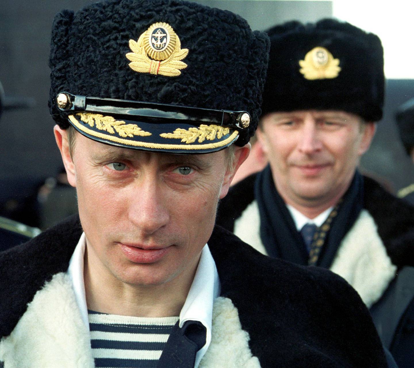 Russlands president Vladimir Putin, 6. april 2000, i marineuniform under en øvelse med Nordflåten i Barentshavet.