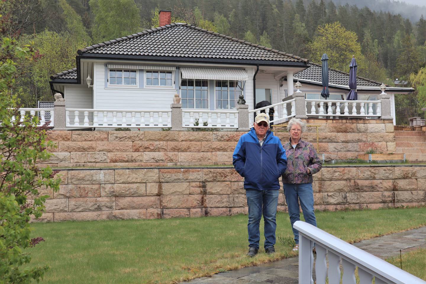 Terje og Karin Lien er en av de nærmeste naboen til Utøya-kaia. Her har familien bodd i seks generasjoner.