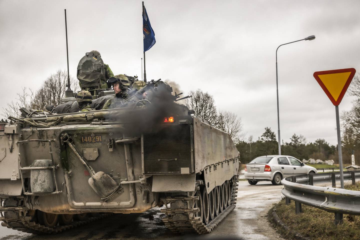 Sverige har trappet opp den militære tilstedeværelsen på Gotland. Ifølge en militærsjef skjer det etter at de har sett økt russisk aktivitet i Østersjøen som skiller seg fra hva som  er vanlig.